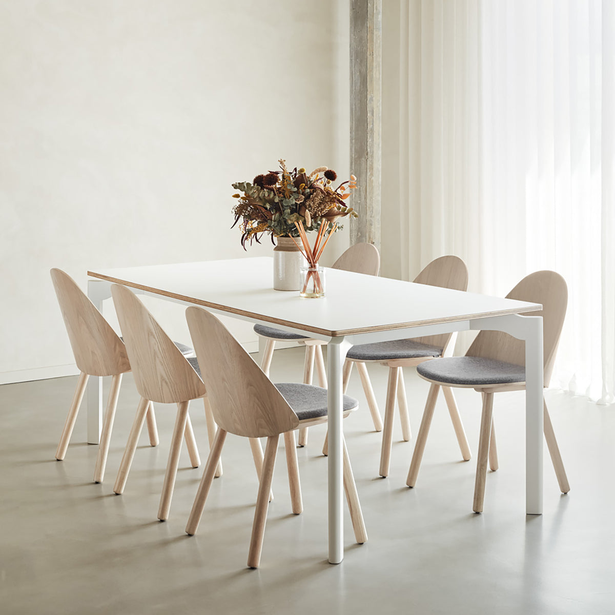 
Hochwertiger Design Stuhl „Uma“ - Natural hell
