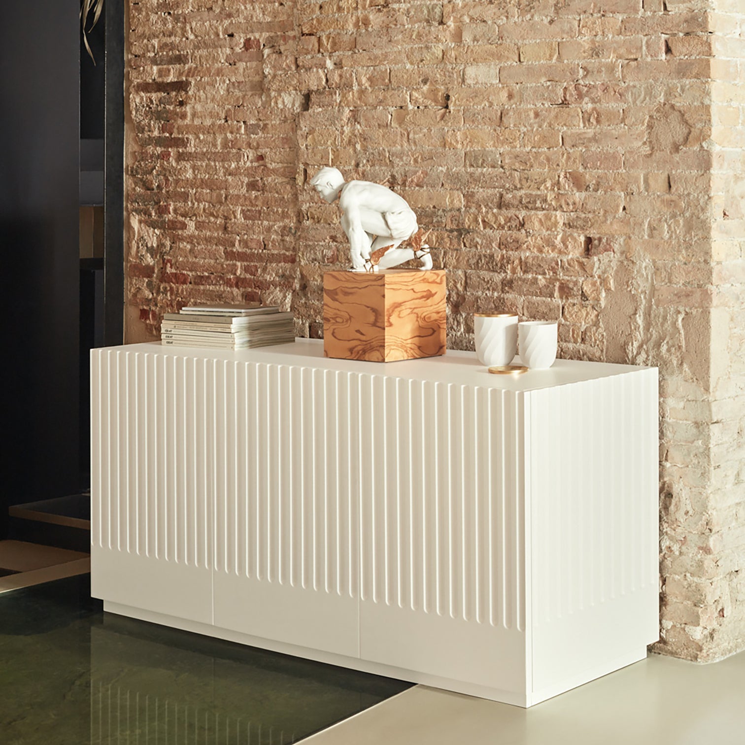 
Buffet design « Doric » blanc - 3 portes