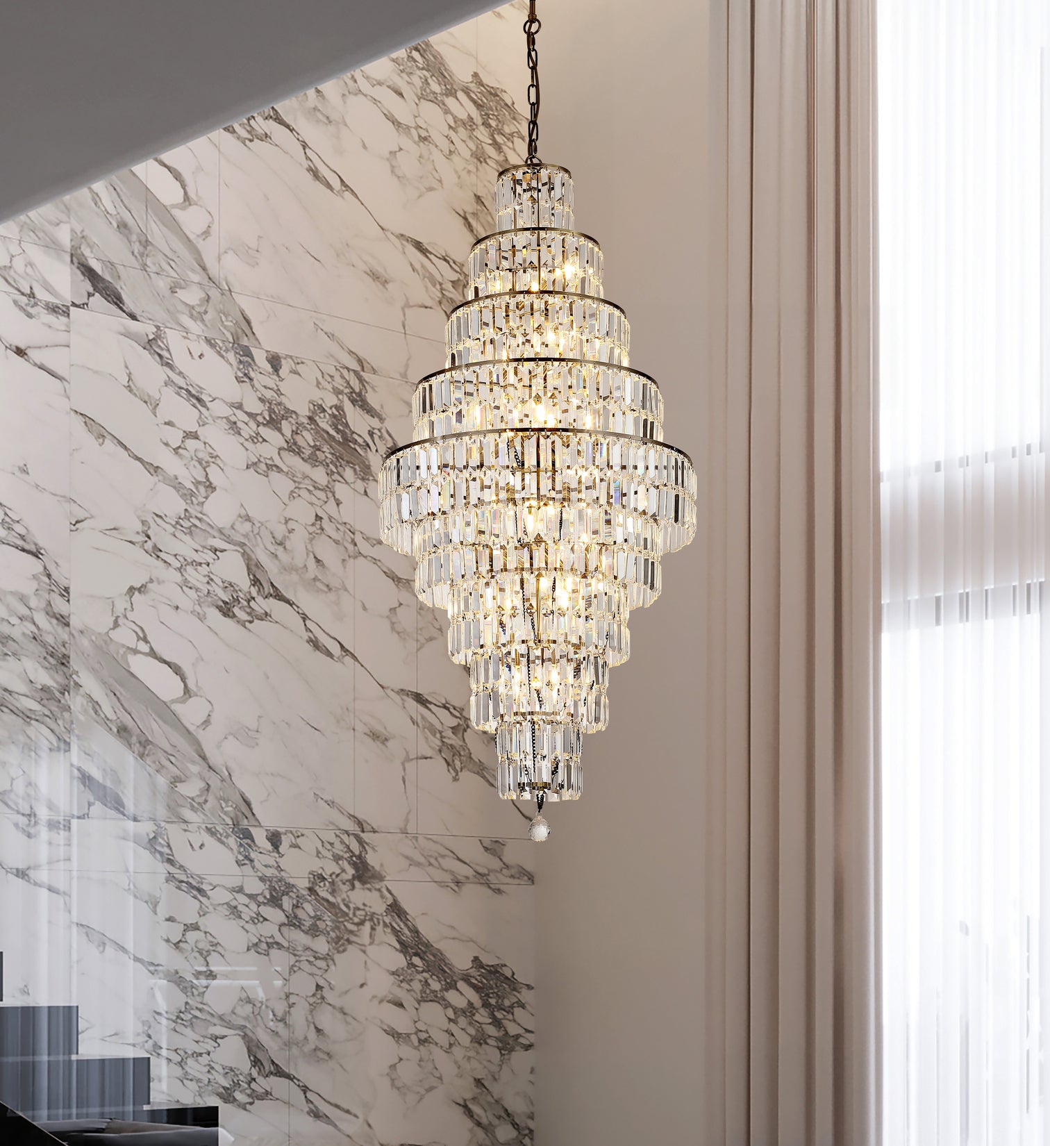 
Exclusive, dimmable "Empire" chandelier with 13 lights