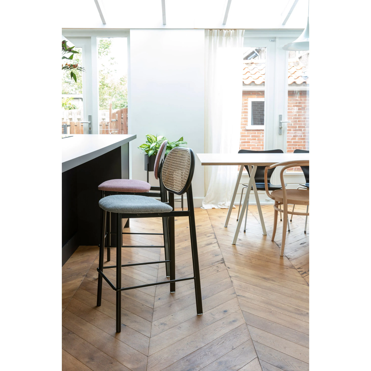 
Design Barstuhl „Spike“ - Natural / Grau
