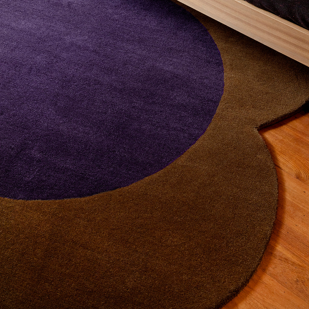 
Designer Teppich „Flower Spot“ - handgetuftet, aus 100% reiner Schurwolle - Ø 150 cm / Ecru