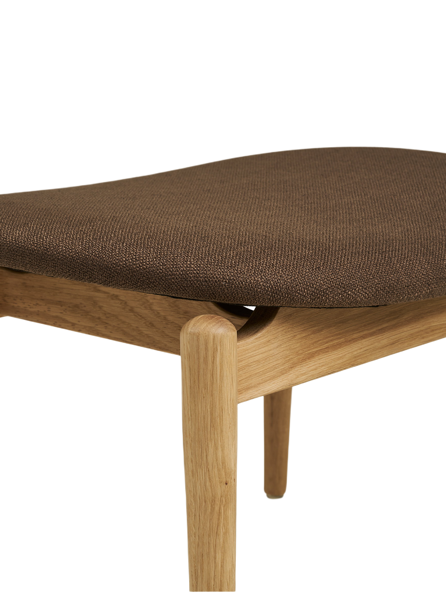 
Poltrona lounge di design in legno massello «Olvera» - con poggiapiedi / Naturale / Marrone