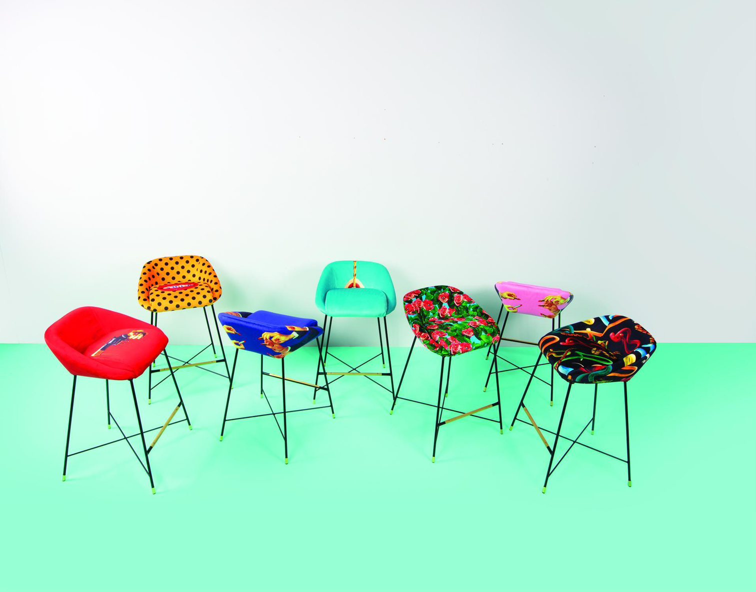 
Tabouret de bar design « Toiletpaper Revolver »