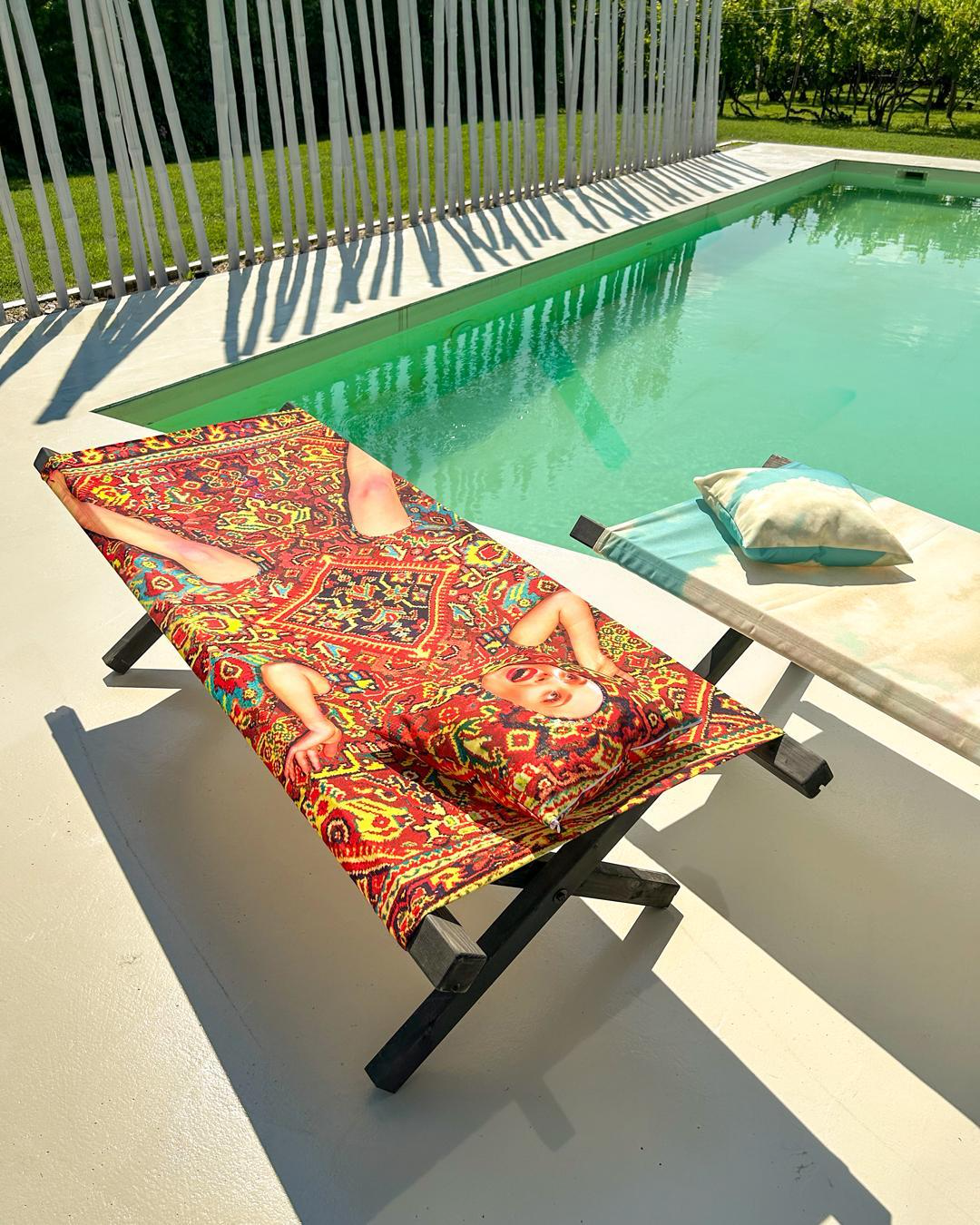 
Chaise longue de relaxation Design « Toiletpaper Lady on Carpet »