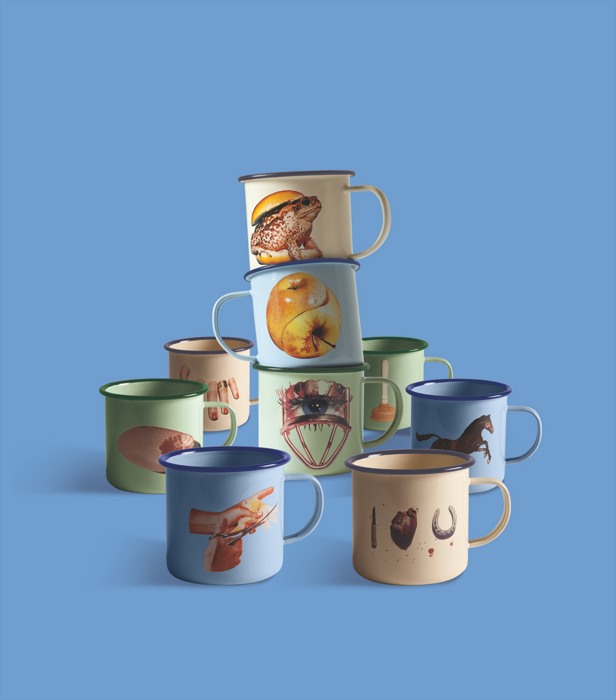 
Design Becher „Toiletpaper Apple“ aus Emaille