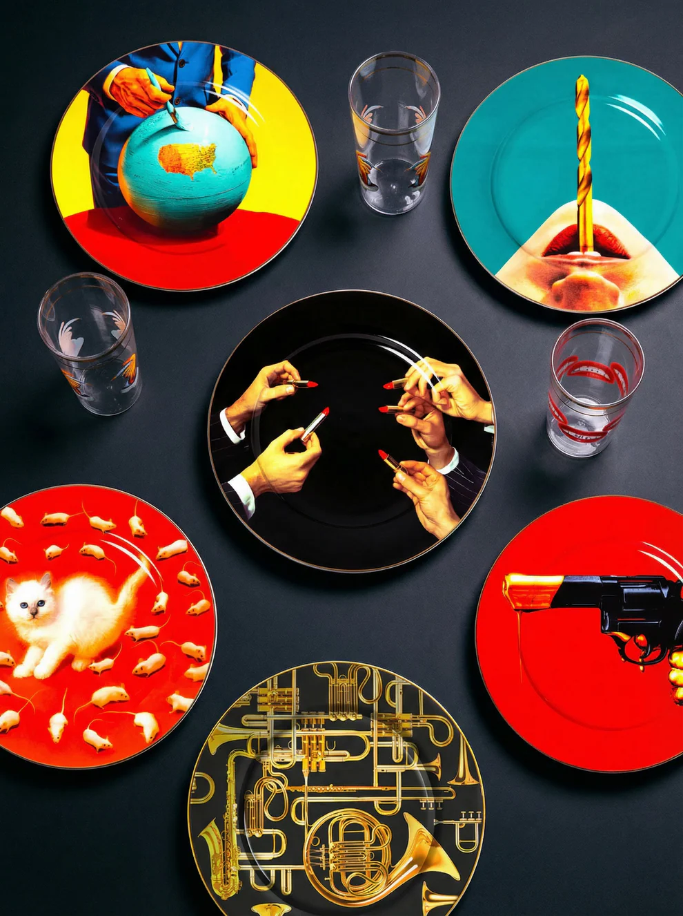 
Design Porzellan Speiseteller „Toiletpaper Revolver“