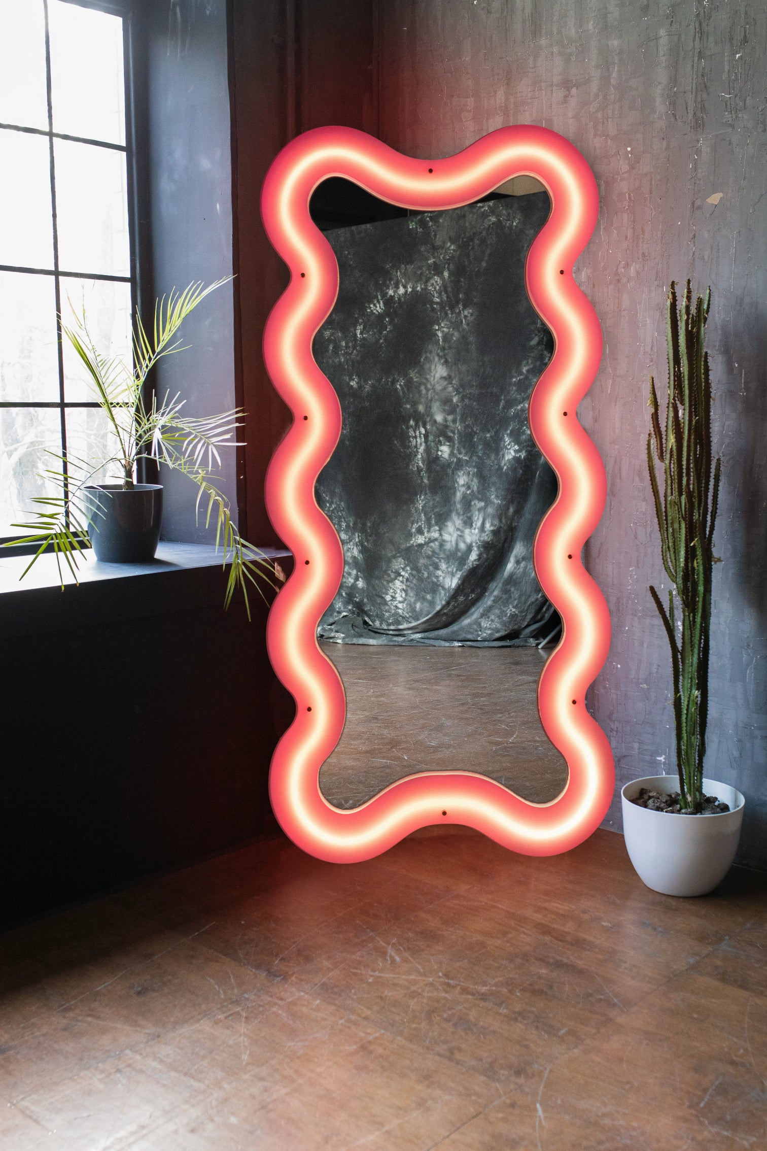 
Miroir mural design dimmable « Supercurve » avec éclairage LED - 185 x 90 cm