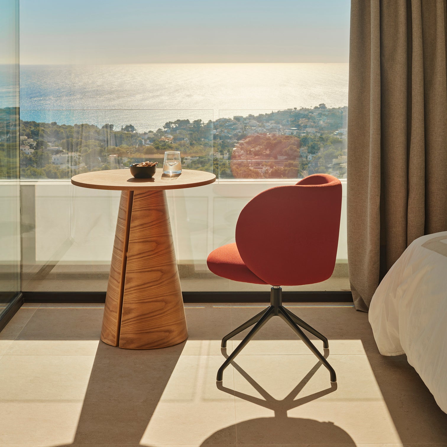 
360° Swivel Premium Design Chair "Mogi" - Frame: Black, Seat: Brick