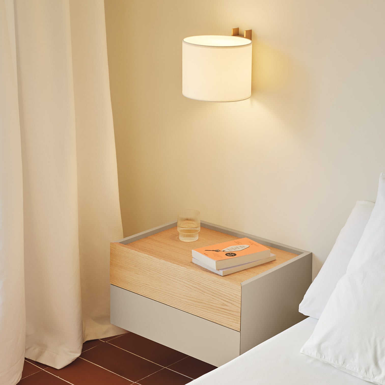 
Table de chevet design murale « Otto » - Sable / Chêne