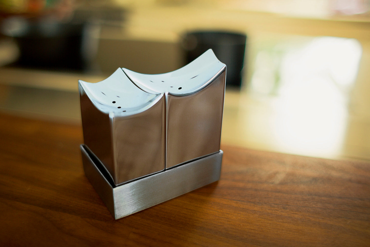 
Salière et poivrière design « Elbphilharmonie » en acier inoxydable