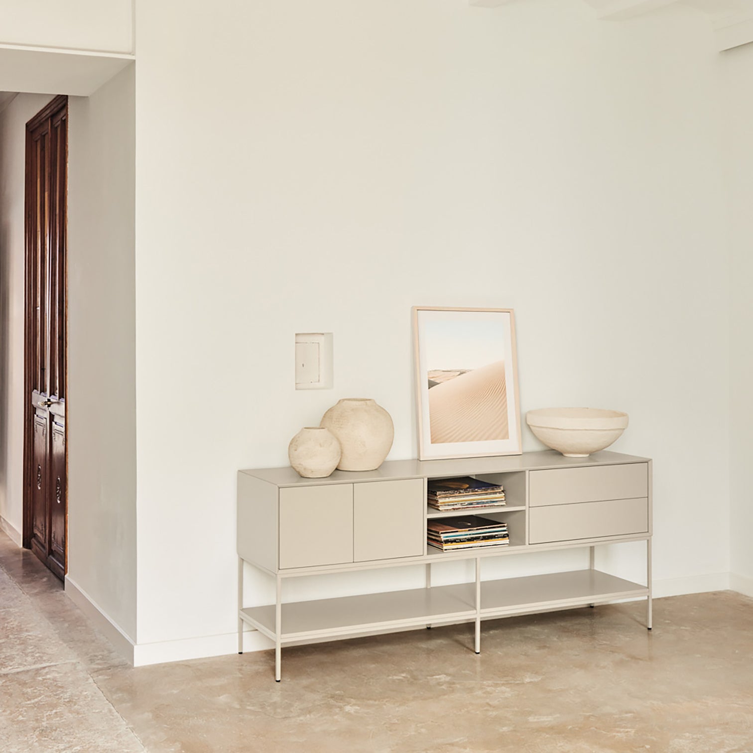 
Meuble bas design « Platt » - Sable