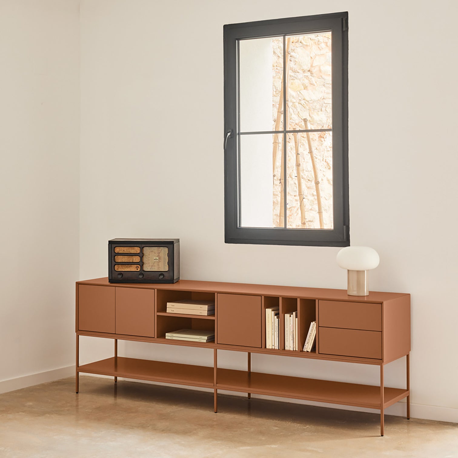 
Grand bahut design « Platt » - Argile