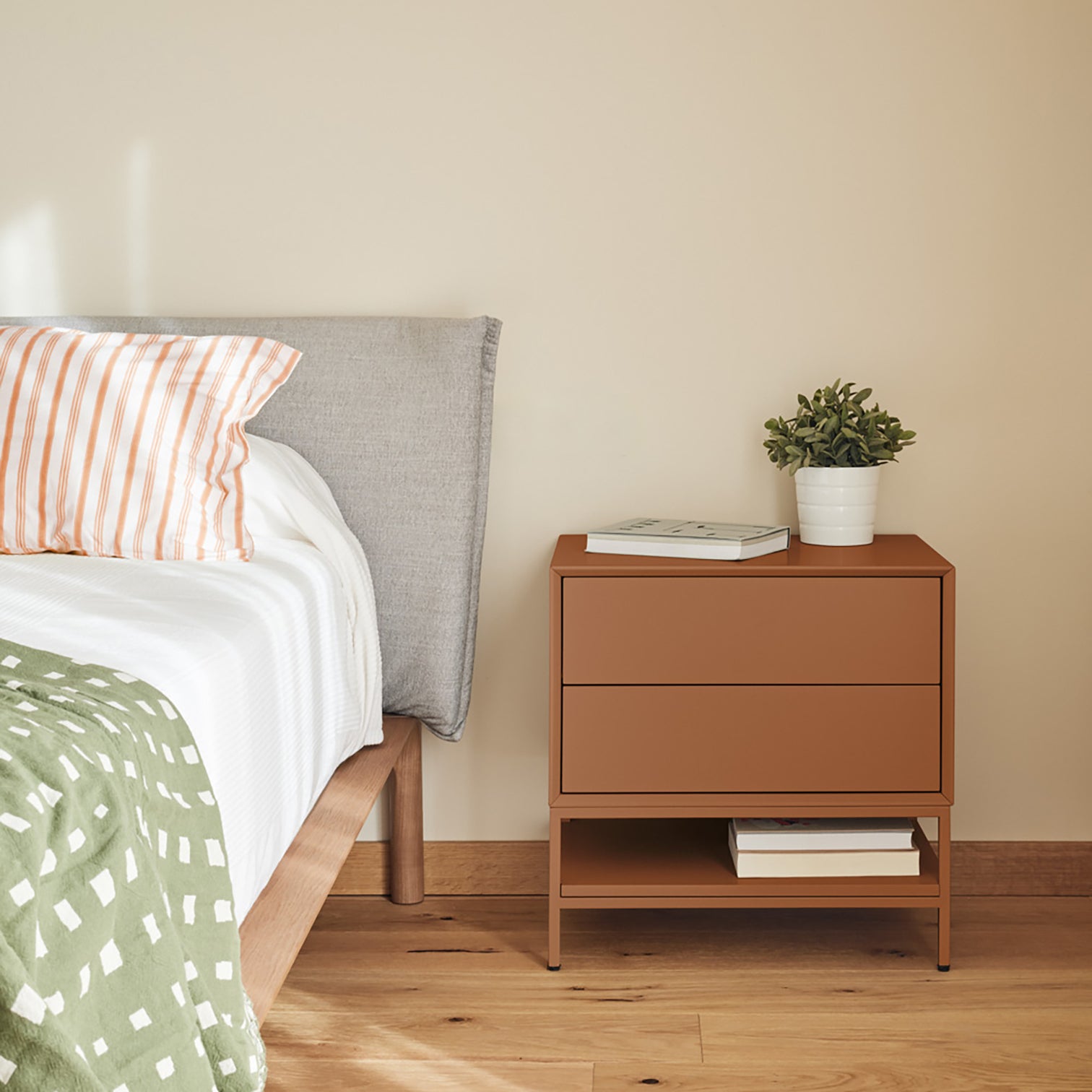 
Table d'appoint et de chevet design "Platt" - Argile