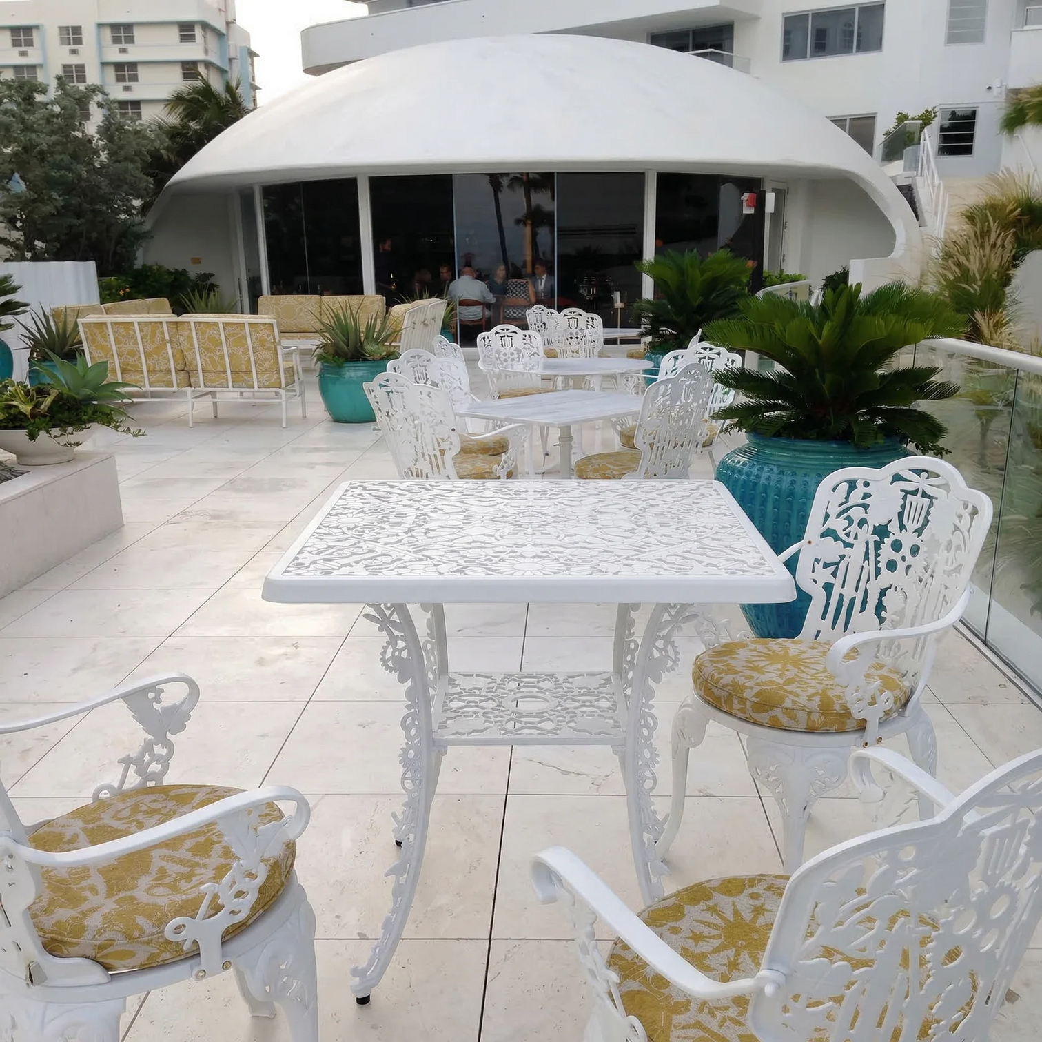 
Table de bistrot de jardin design « Industry » - Blanc