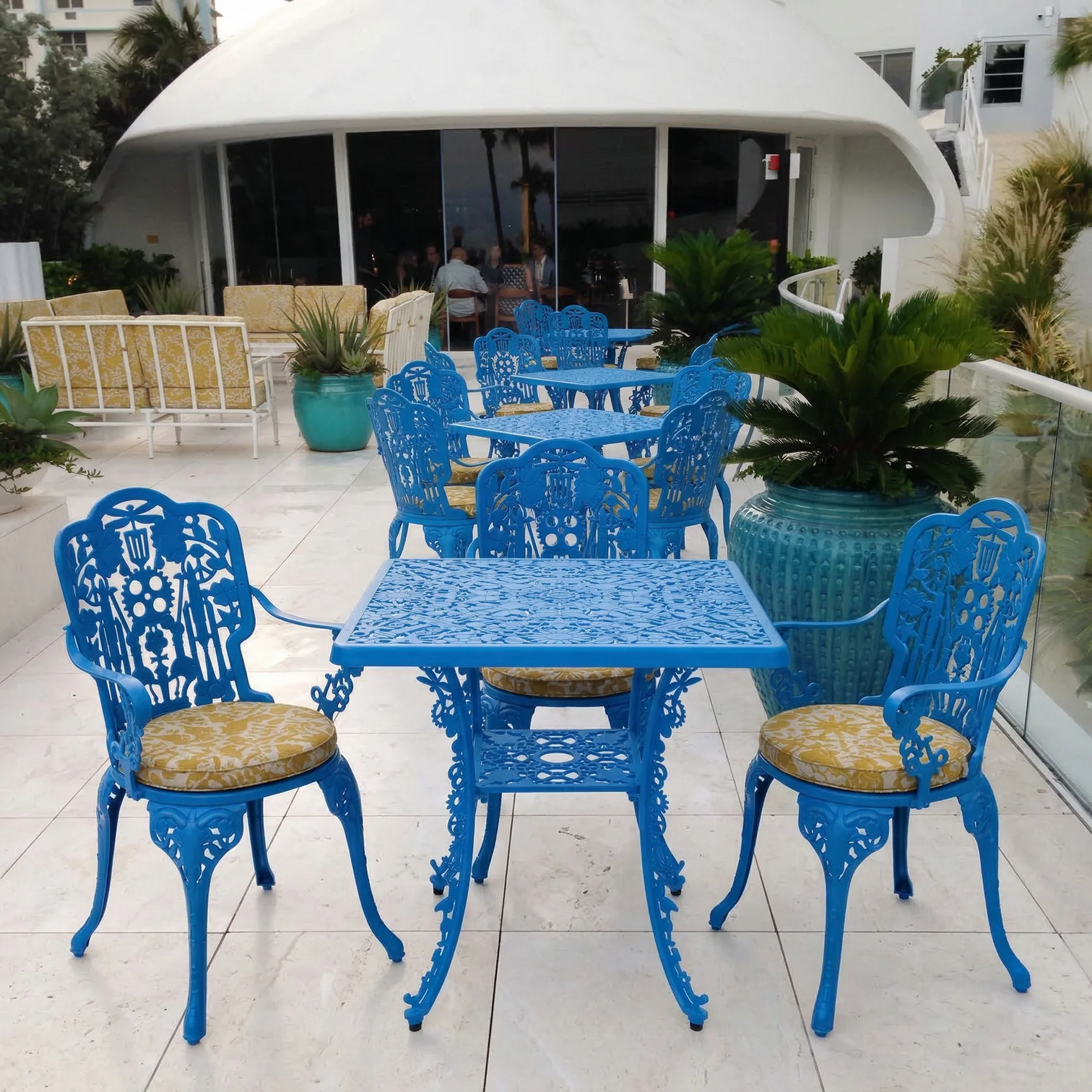 
Table de bistrot de jardin design « Industry » - Bleu