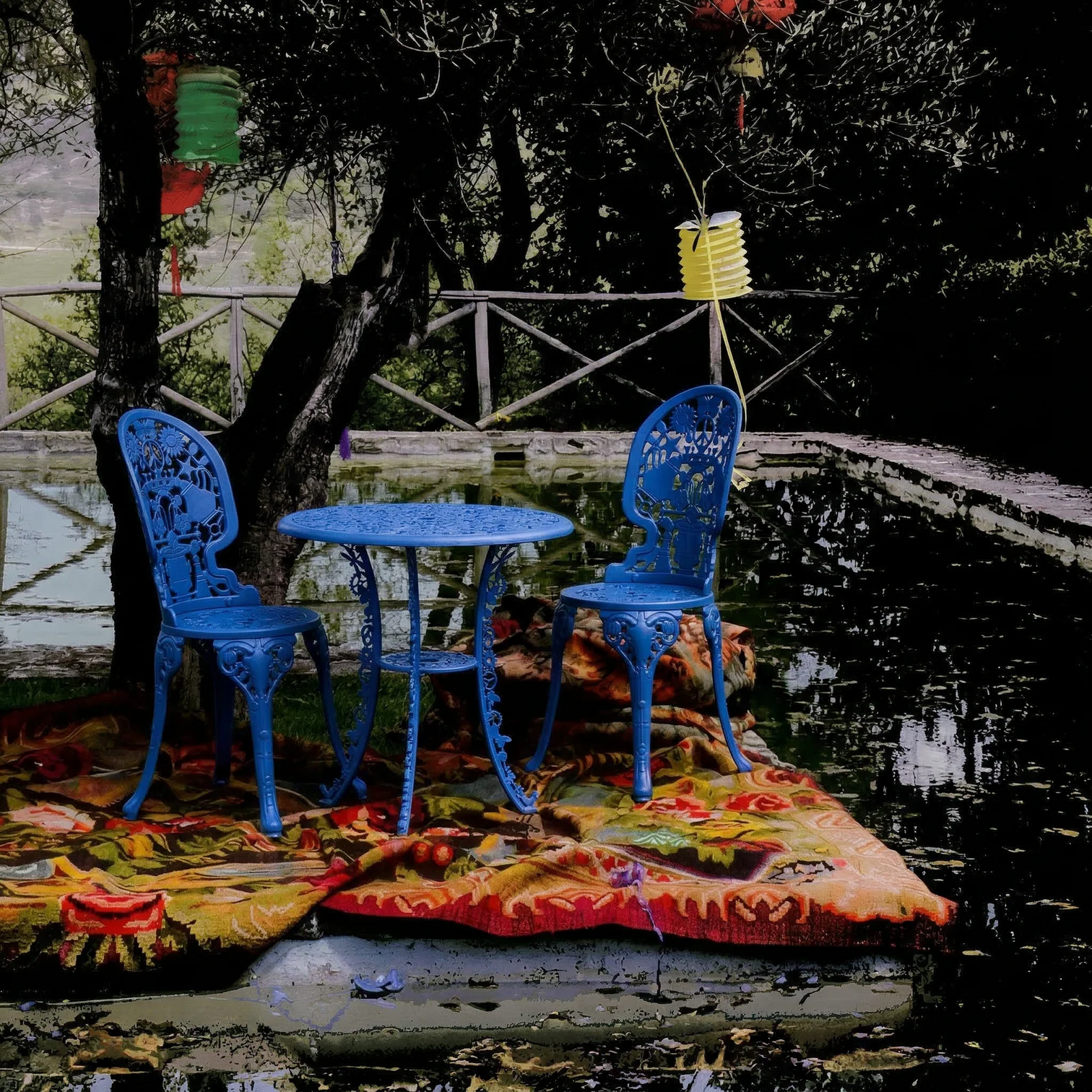 
Table de bistrot de jardin ronde design « Industry » - Bleu