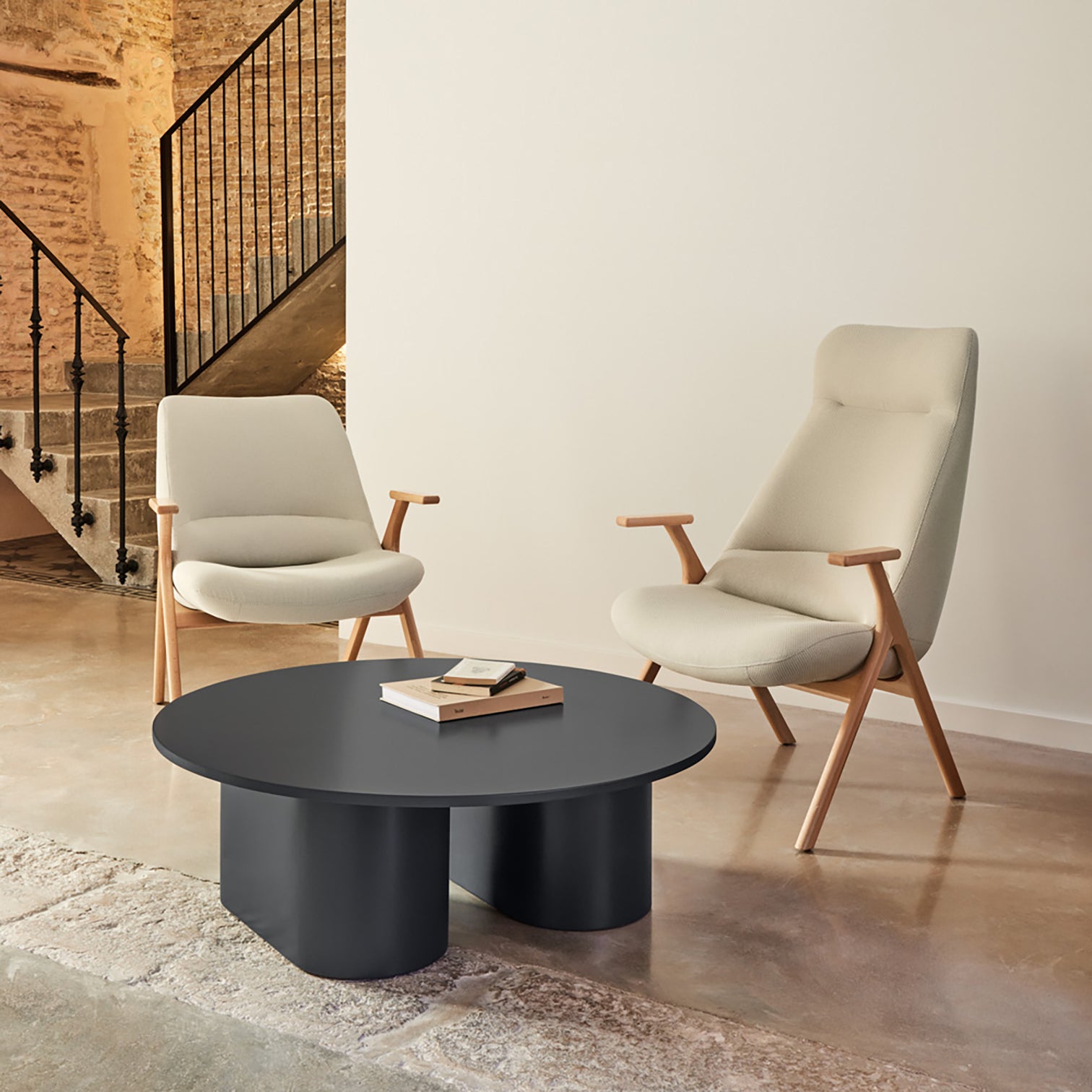 
Table basse ronde design « Totem » Ø 110 cm - Anthracite
