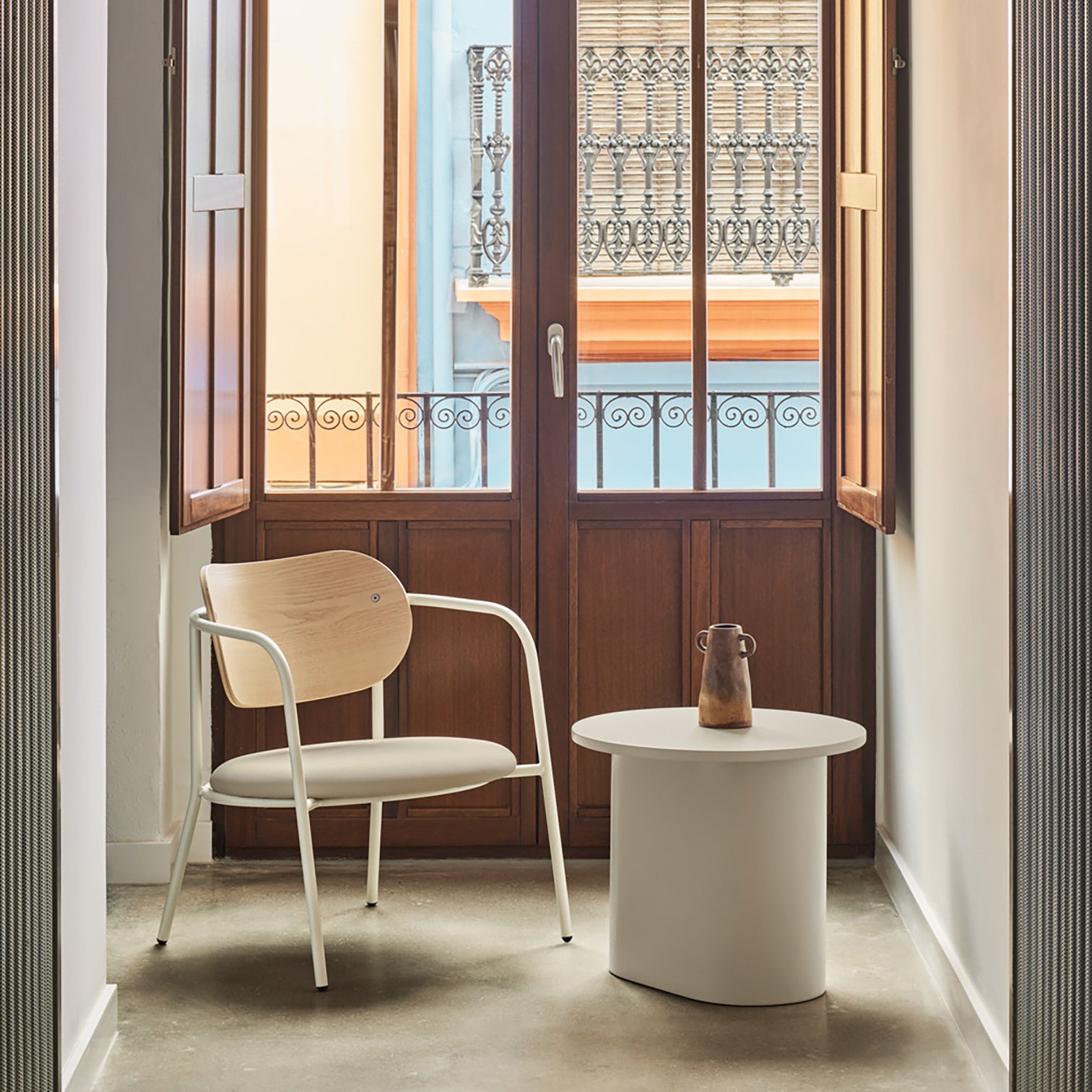 
Table d'appoint ronde design « Totem » Ø 50 x 44 cm - Sable