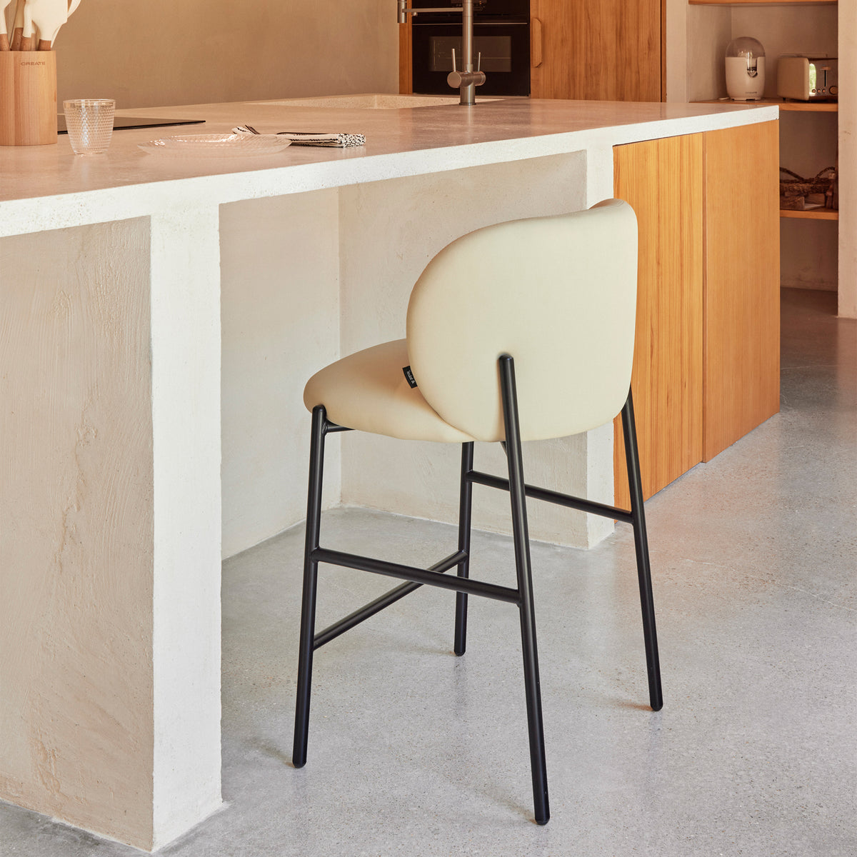 
Premium Barstuhl „Mogi“ - Kunstleder Beige / Sitzhöhe 75 cm