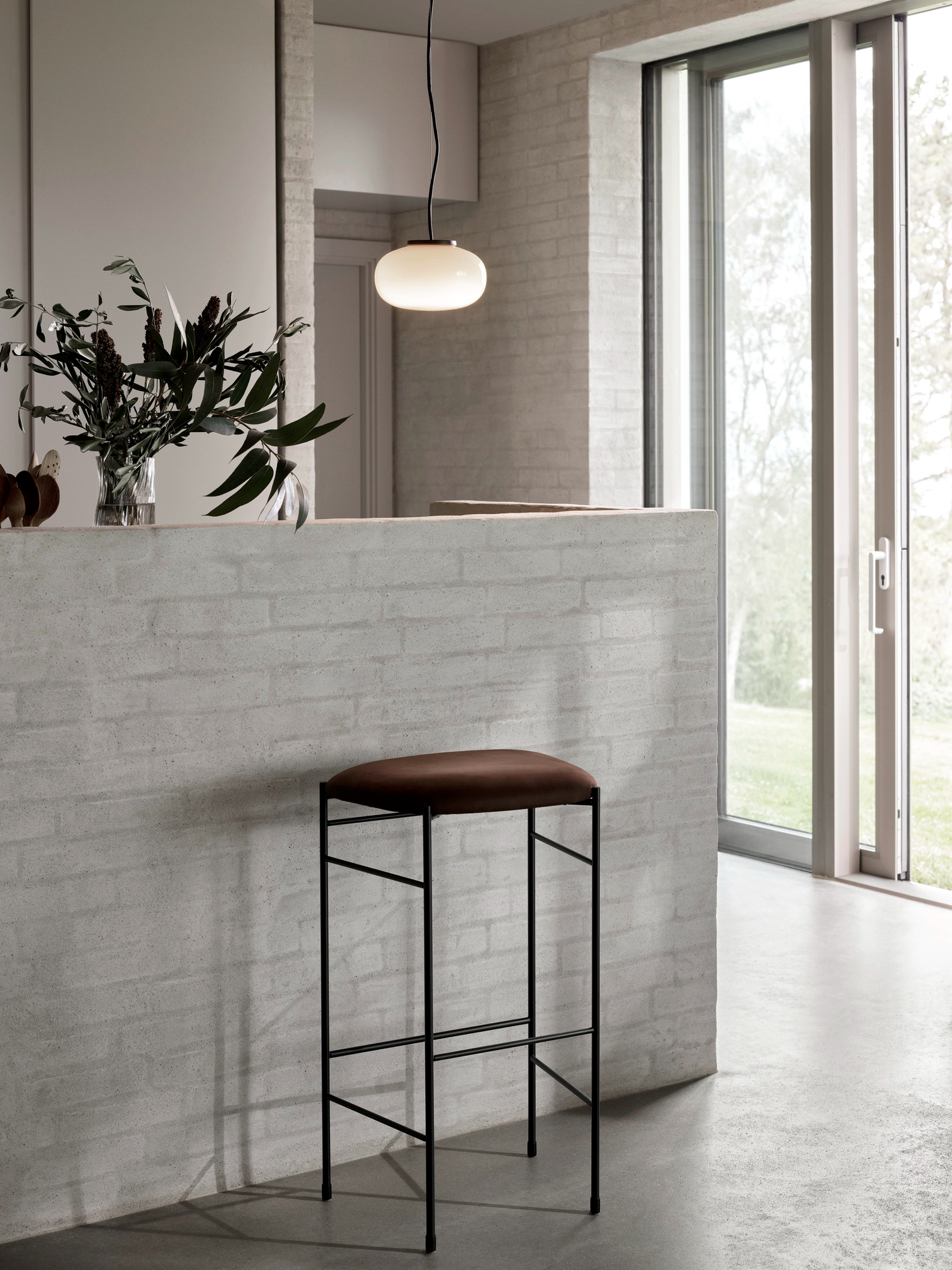 
Suspension LED design «Karl-Johan» en verre soufflé - Verre opalin / Moyen, Ø 23 cm