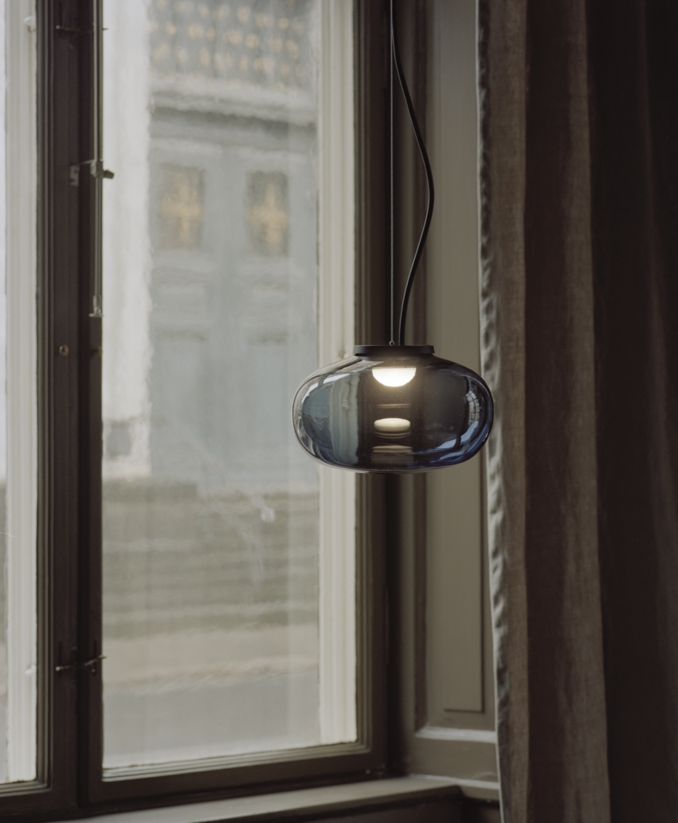 
Suspension LED design «Karl-Johan» en verre soufflé - Verre fumé / Moyen, Ø 23 cm