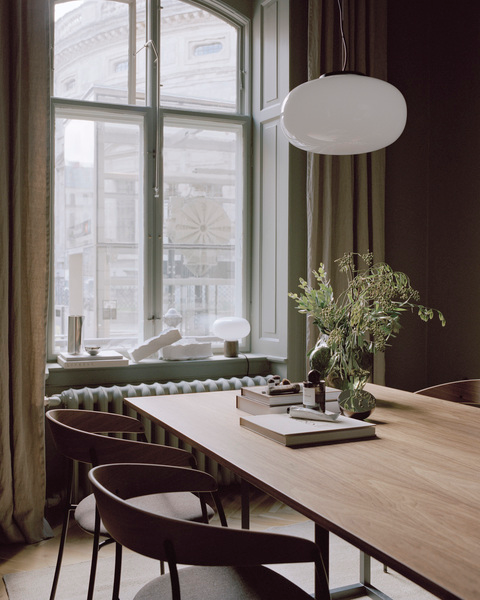 
Suspension LED design «Karl-Johan» en verre soufflé - Verre opalin / Grand, Ø 40 cm