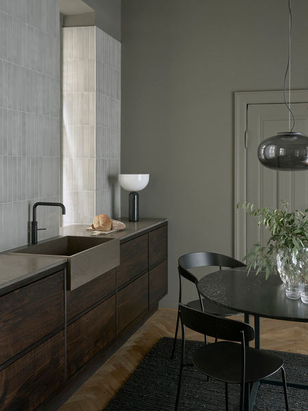 
Suspension LED design «Karl-Johan» en verre soufflé - Verre fumé / Grand, Ø 40 cm