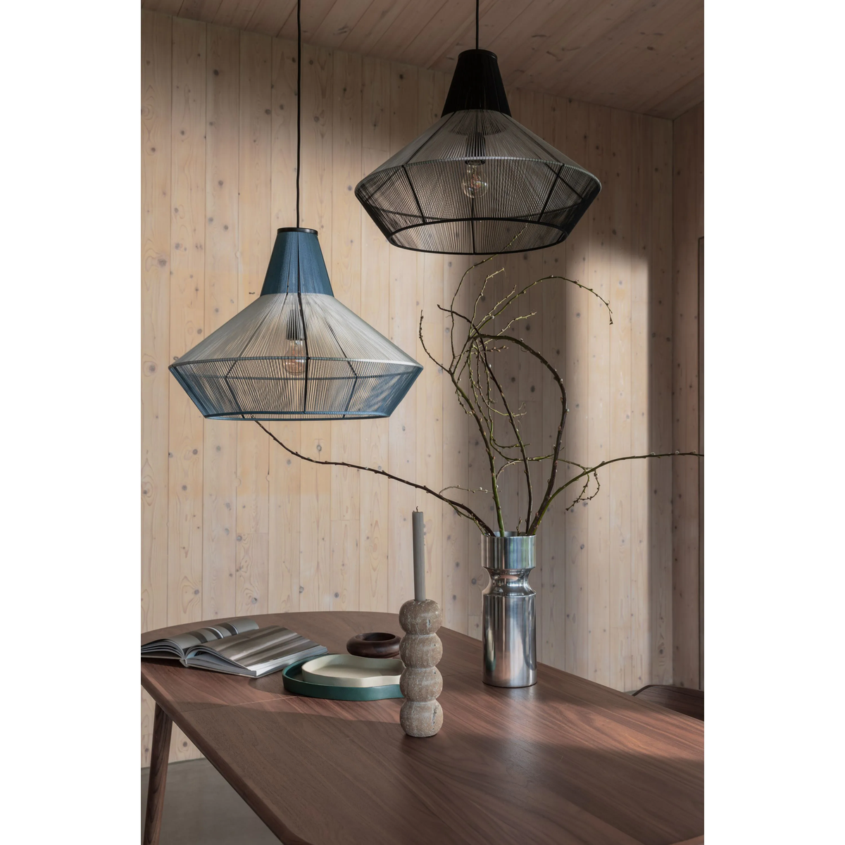 
Ovaler, ausziehbarer Massivholz Esstisch „Twist“ 185-240 x 90 cm - Eiche Nussbaum