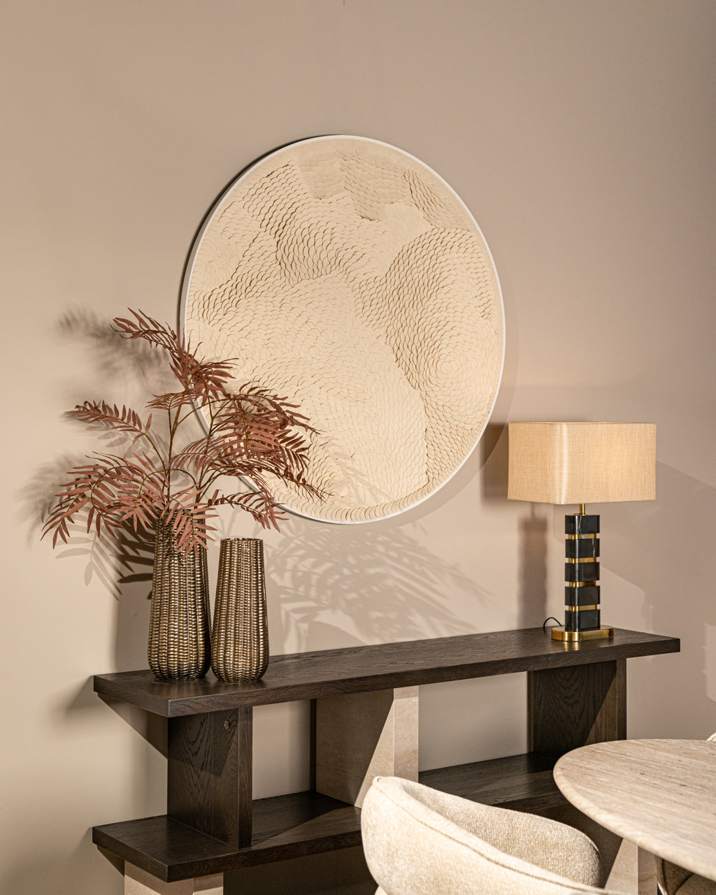 
Grande consolle di design «Waldorf» in marmo e legno di quercia