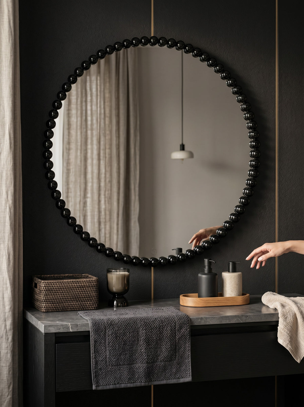 
Specchio da parete rotondo di design «Laureen»