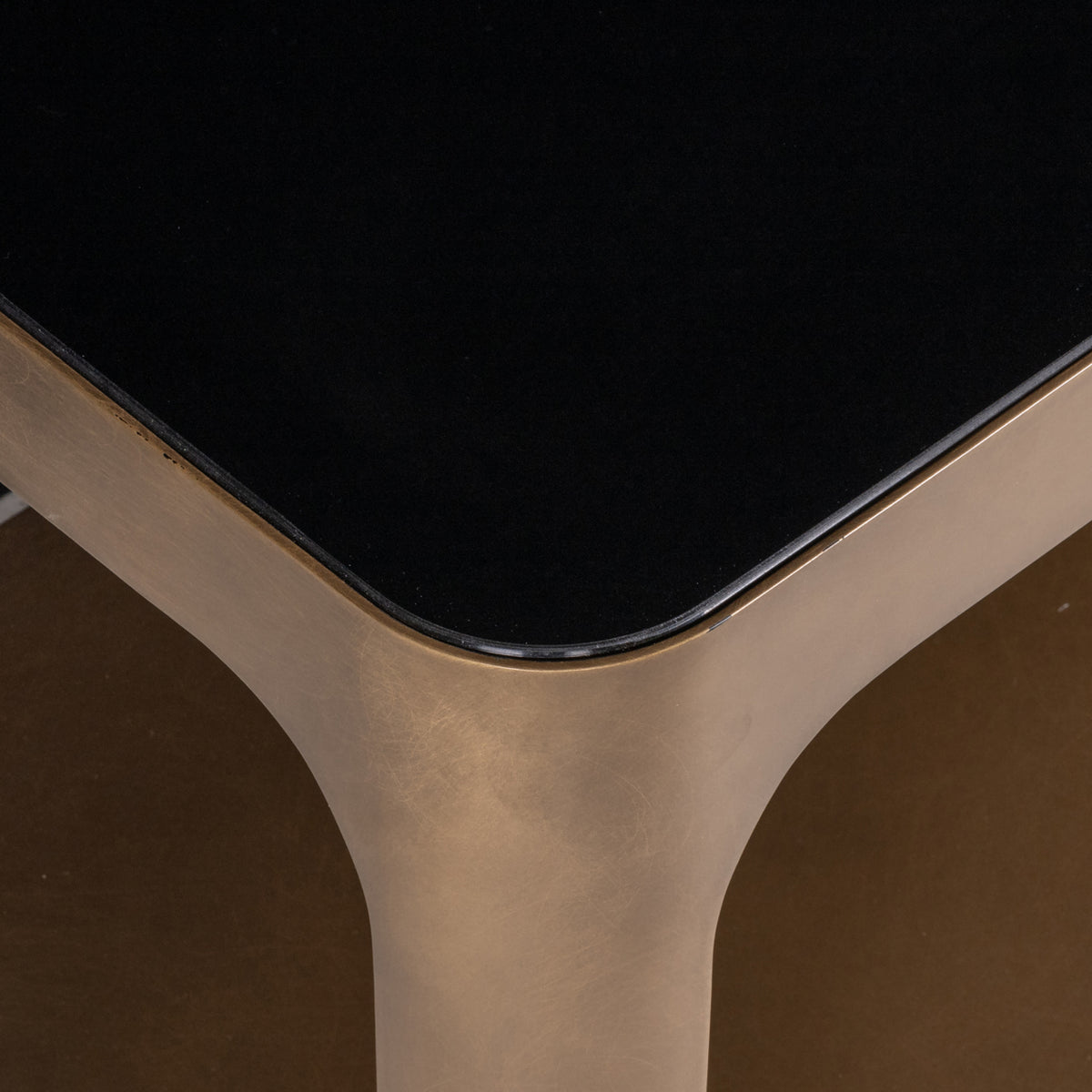 
Madia bassa di design «Claridge»