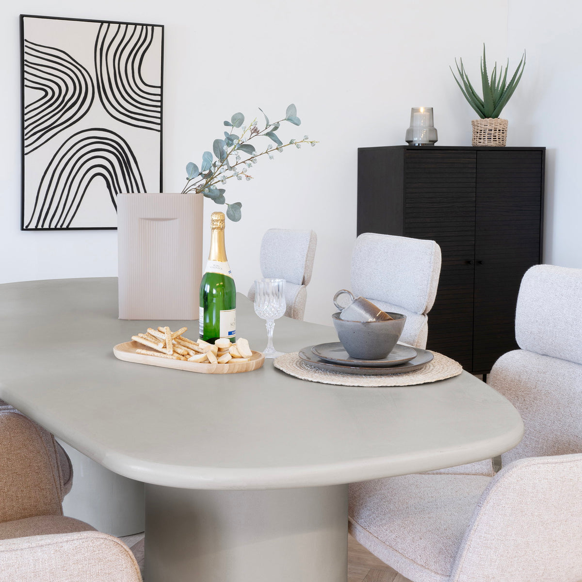 
Tavolo da pranzo di design asimmetrico «Maranolo» - 240 x 96 cm