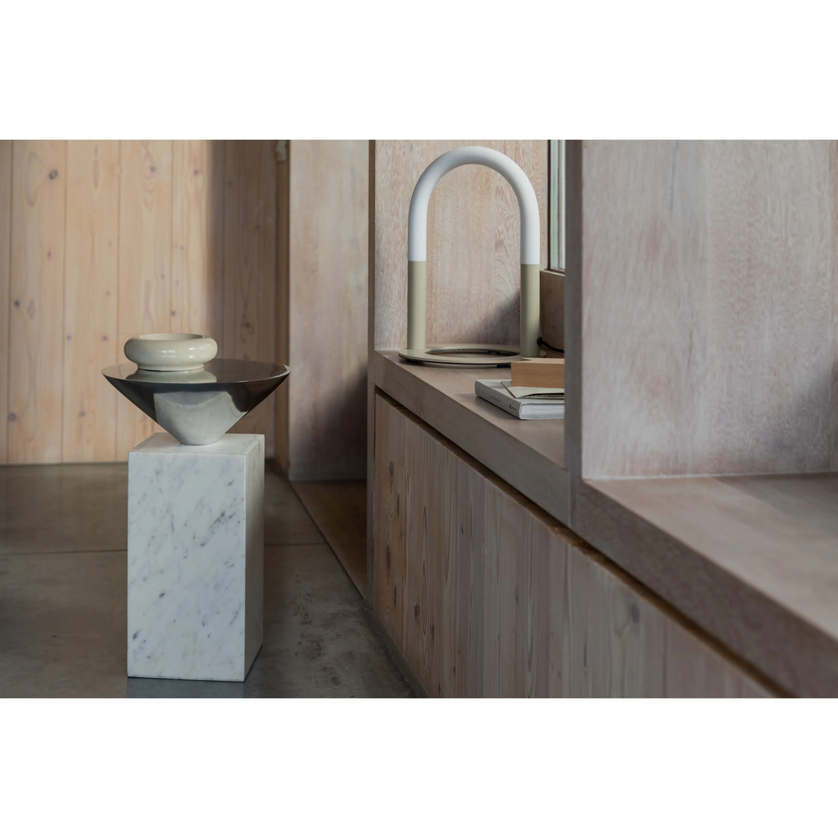 
Marble Design Side Table "Pride"