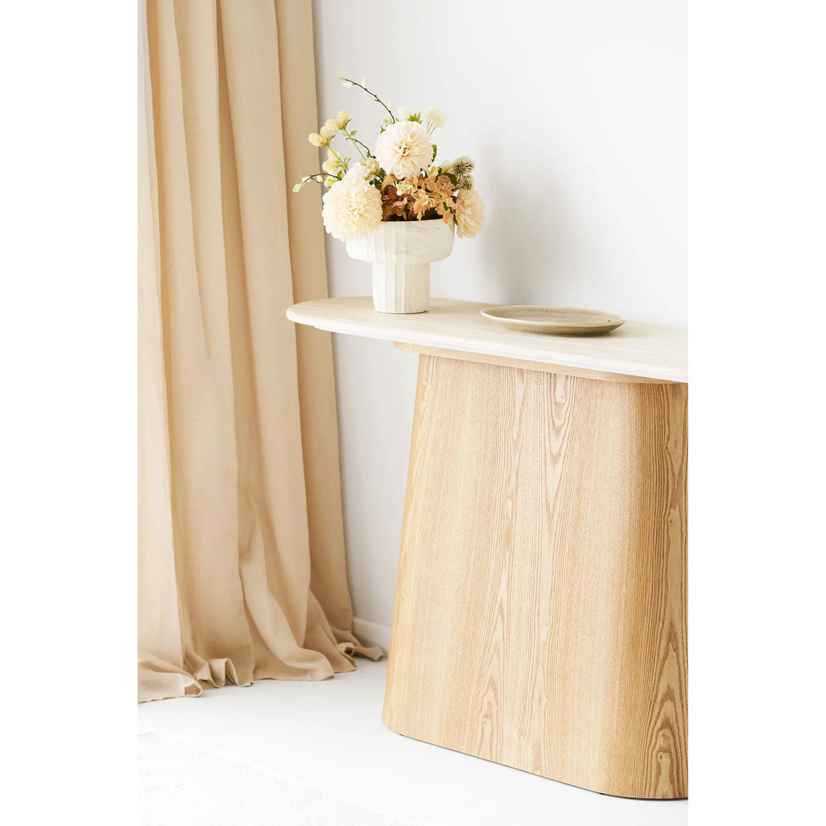 
Consolle di design «Larvik» con piano in granito