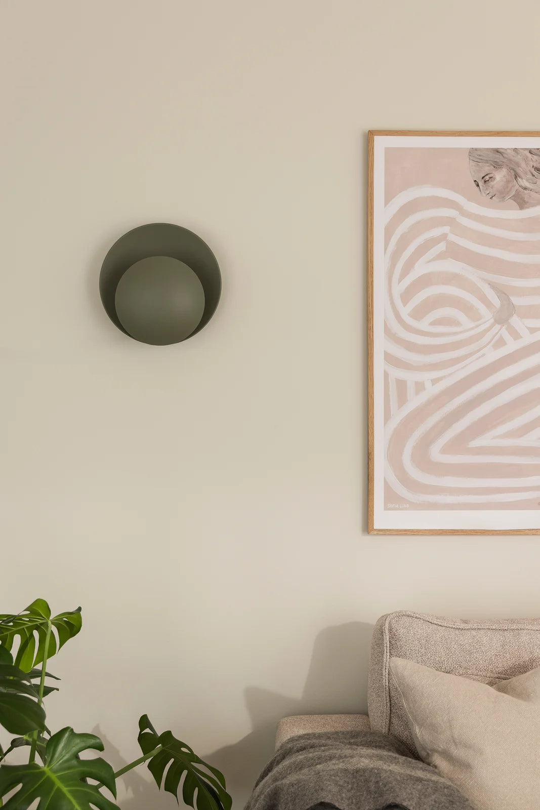 
Design Wandlampe „Orbit“ Ø 30 cm - Moosgrün