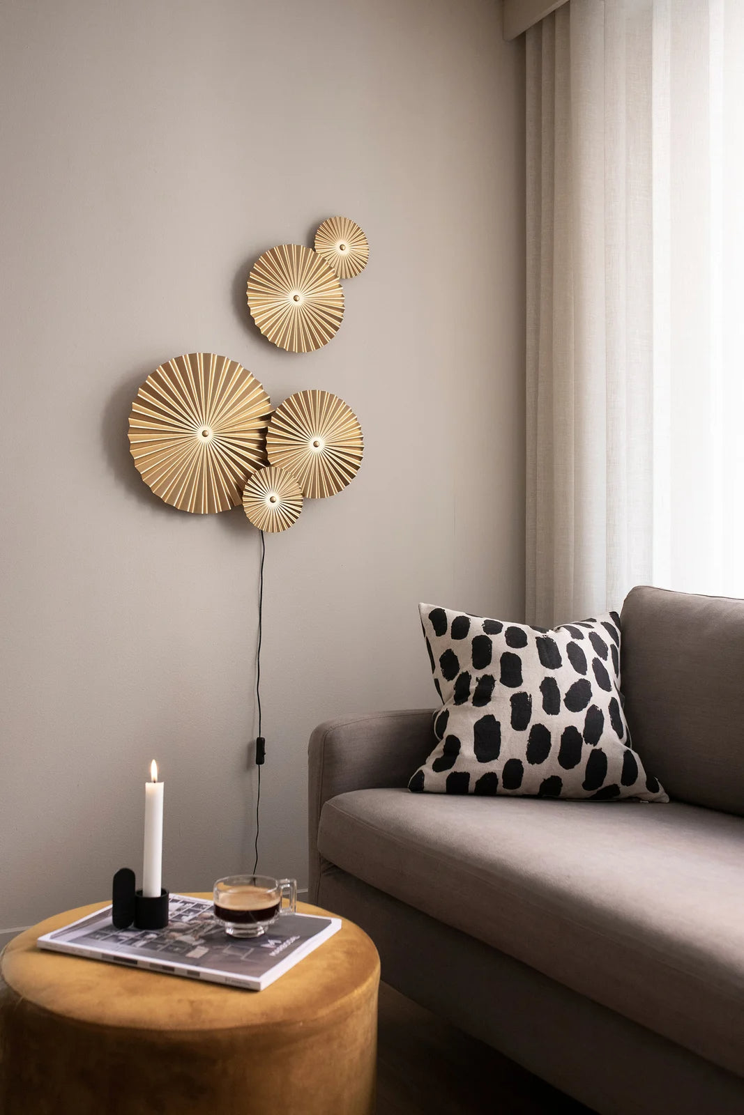 
LED Design Wandlampe „Omega“ - Gold
