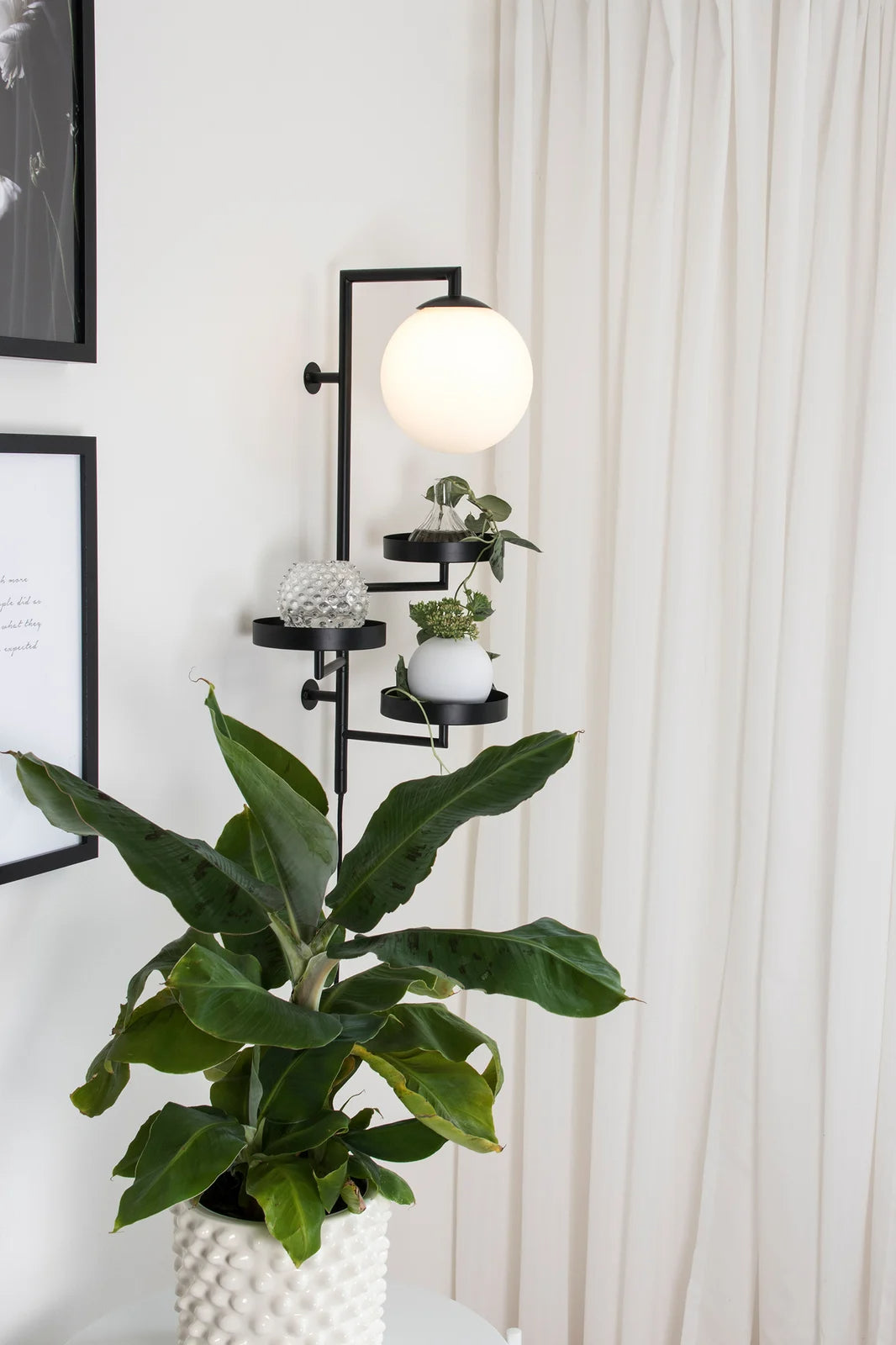 
Design Wandlampe und Eckregal „Astoria“ - Schwarz