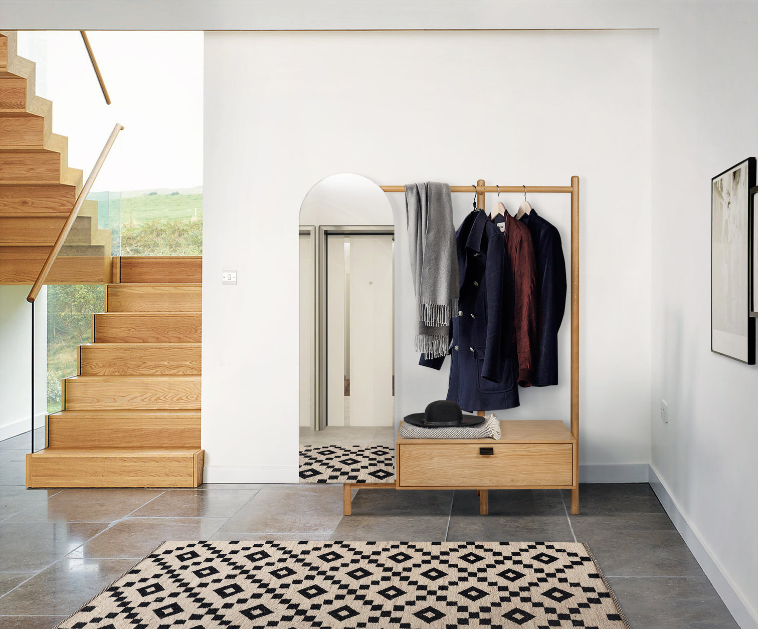 
Porte-manteau design « Tripod » en chêne massif