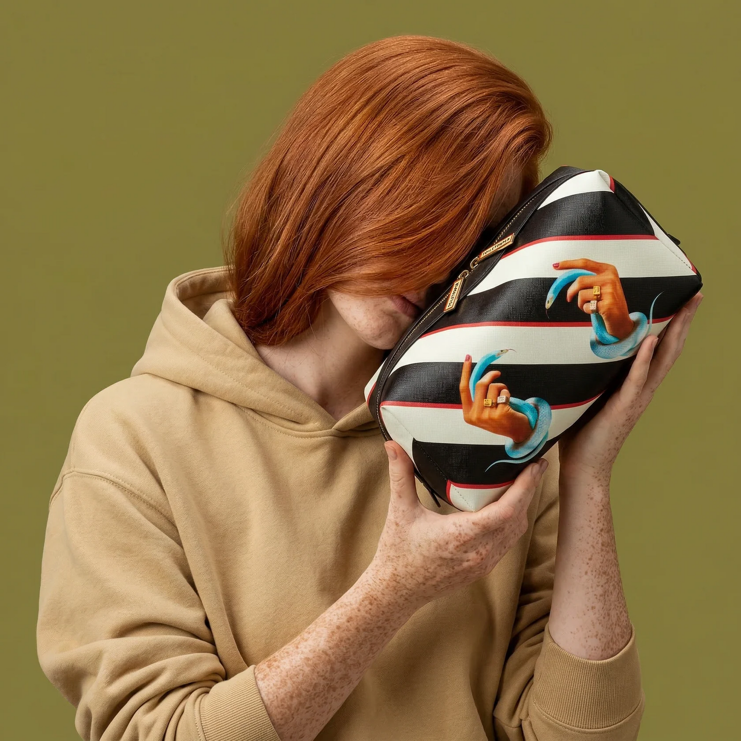 
Trousse de toilette design « Toiletpaper Mains avec des serpents »