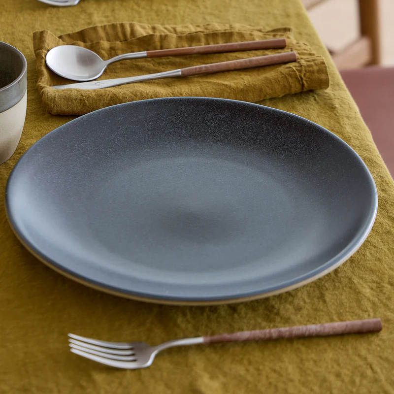 
Assiette artisanale « Arenito » - Gris anthracite