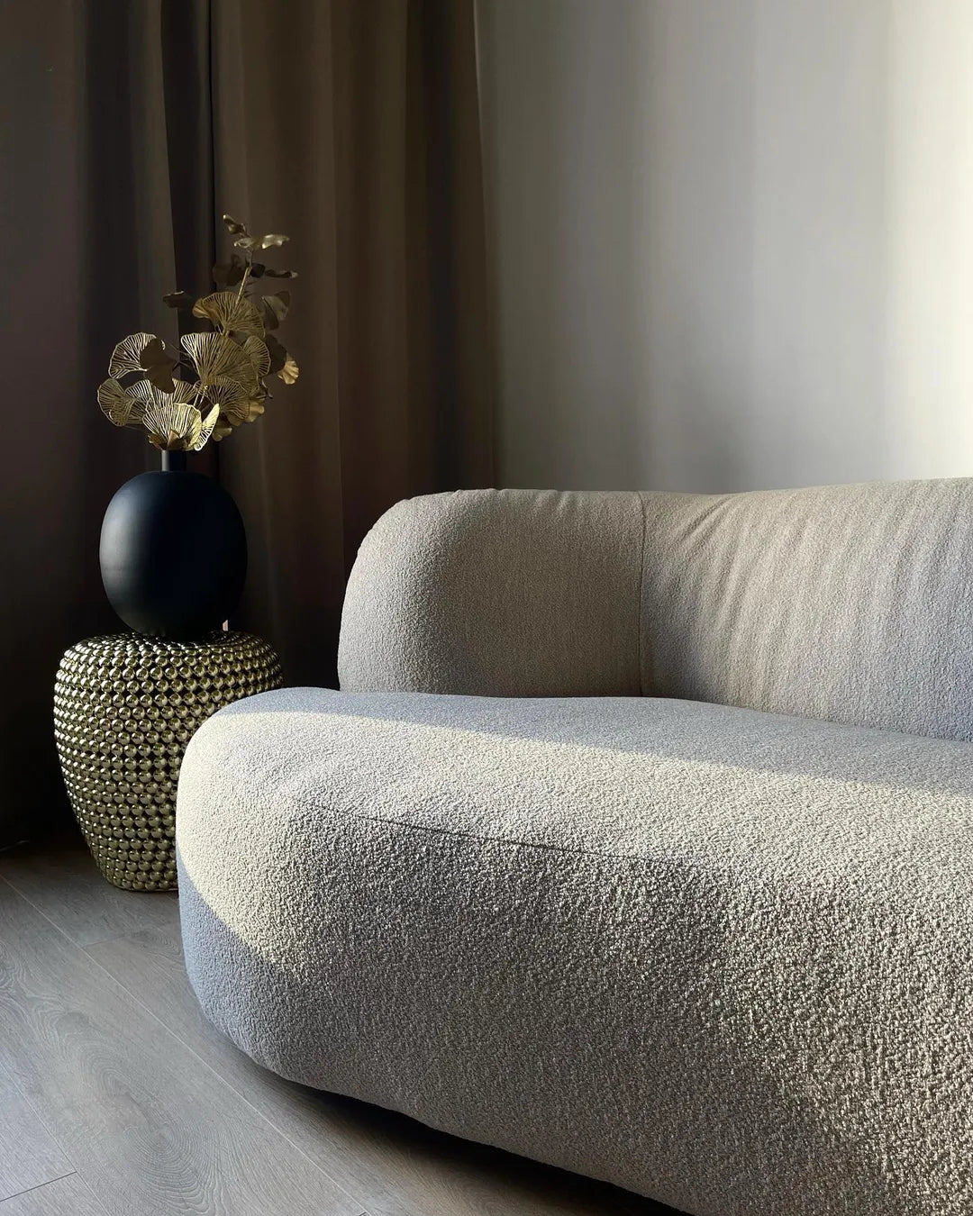 
Tabouret et table d'appoint design faits à la main « Dot » - Or