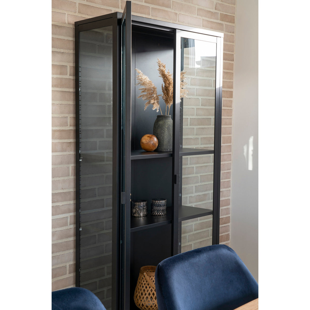 
Design Vitrine „Leonies“ aus Metall, 2-türig - Schwarz