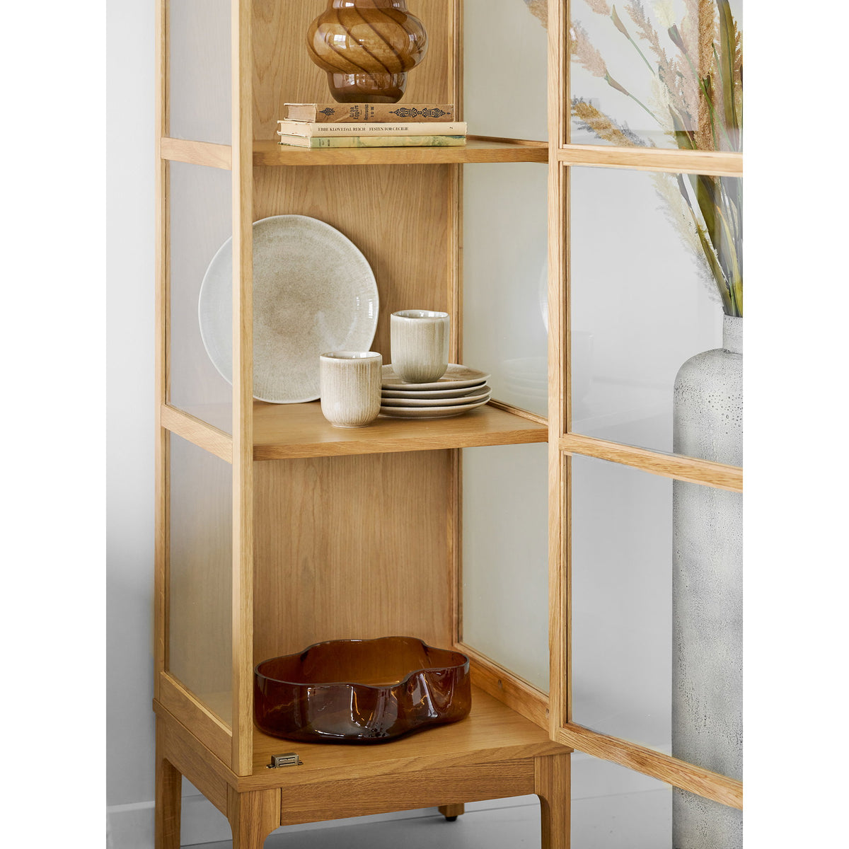 
Vitrine en bois design « Zamora » à 2 portes - Chêne naturel / 40 x 47 x 180 cm