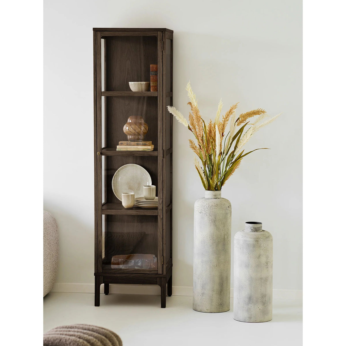 
Vitrine en bois design « Zamora » à 2 portes - Chêne brun foncé / 40 x 47 x 180 cm