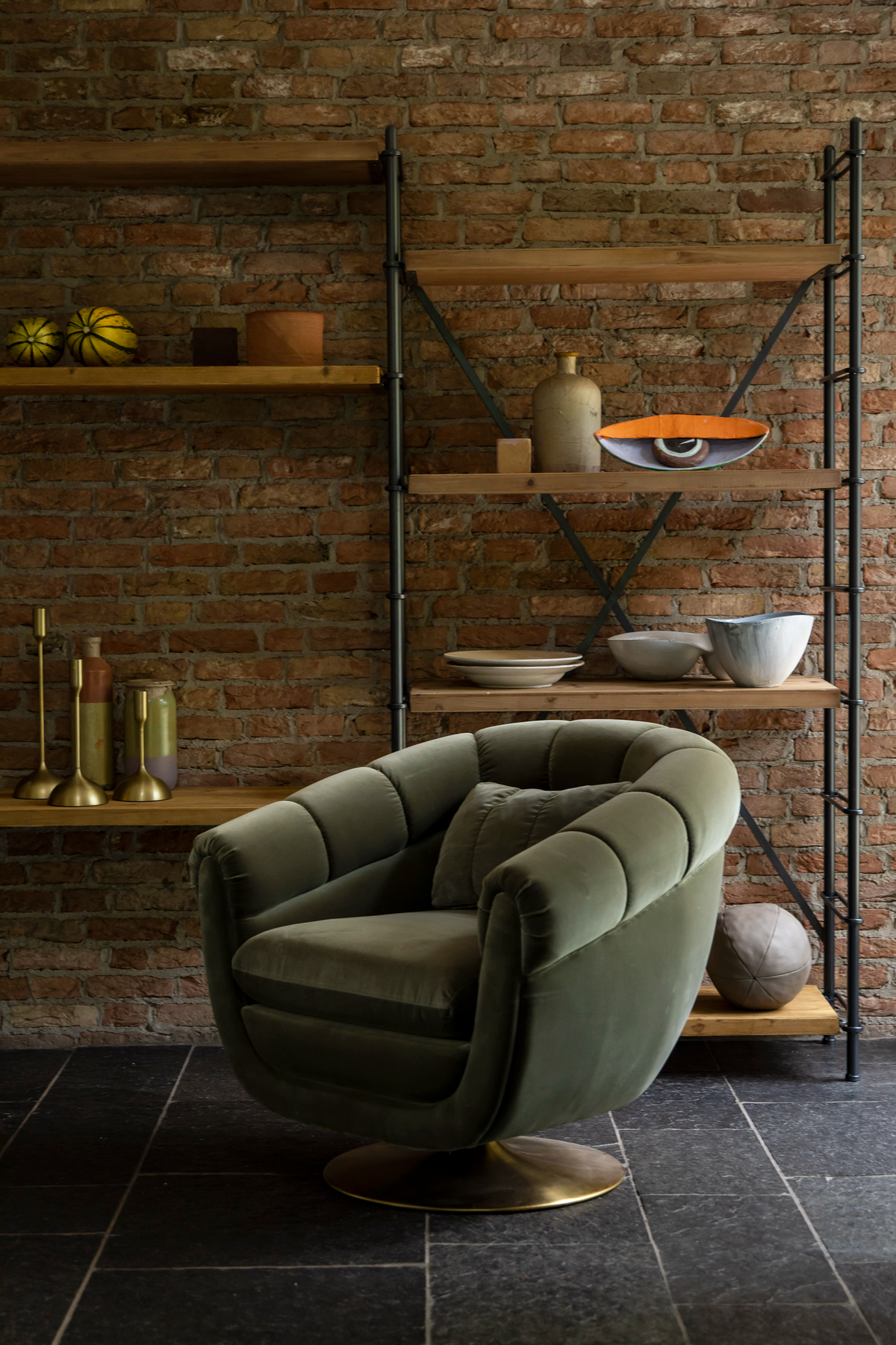 
Poltrona lounge girevole «Member» - Verde oliva