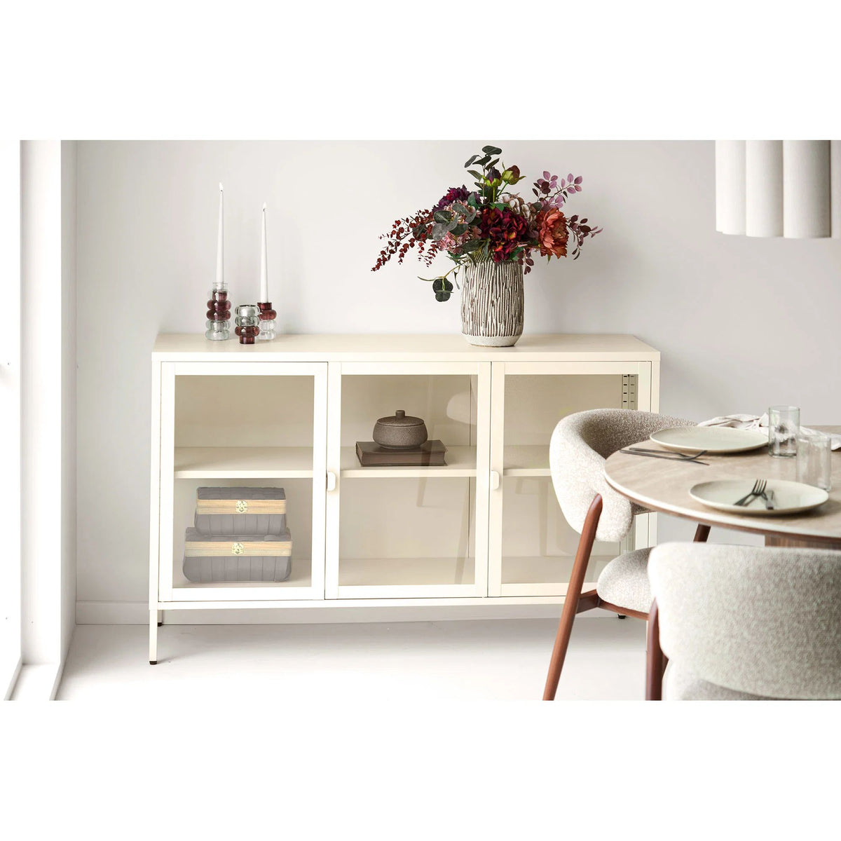 
Design Sideboard „Leonies“ aus Metall, 3-türig - Off White