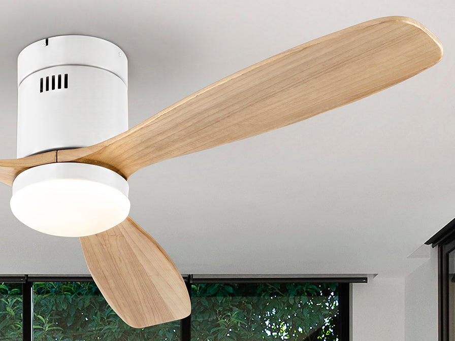 
Ventilateur de plafond haut de gamme et plafonnier LED « Siroco Grande » avec télécommande - Blanc / Naturel