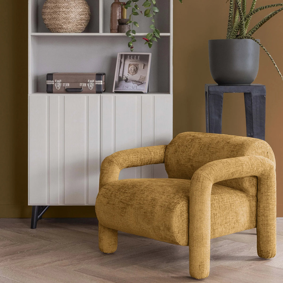 
Designer Lounge Chair "Lenny" - Yellow Gold