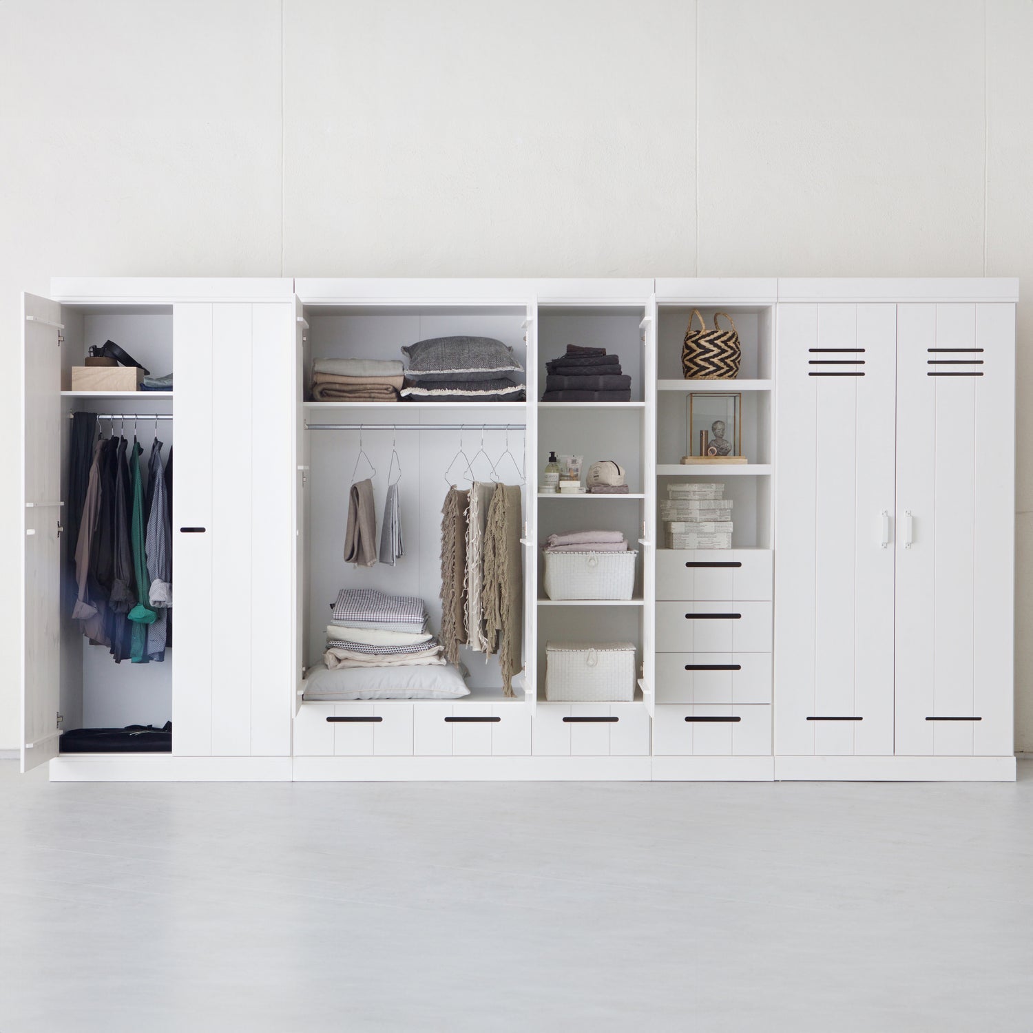
Design Kleiderschrank „Connect“, 3-türig - Weiss
