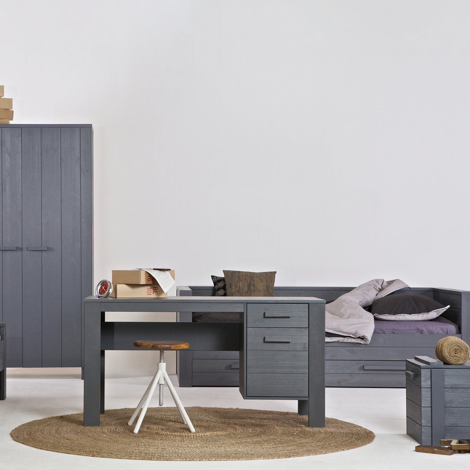 
Design Kleiderschrank „Dennis“, 2-türig - Stahlgrau